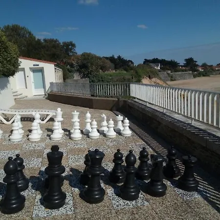 27 Groix *